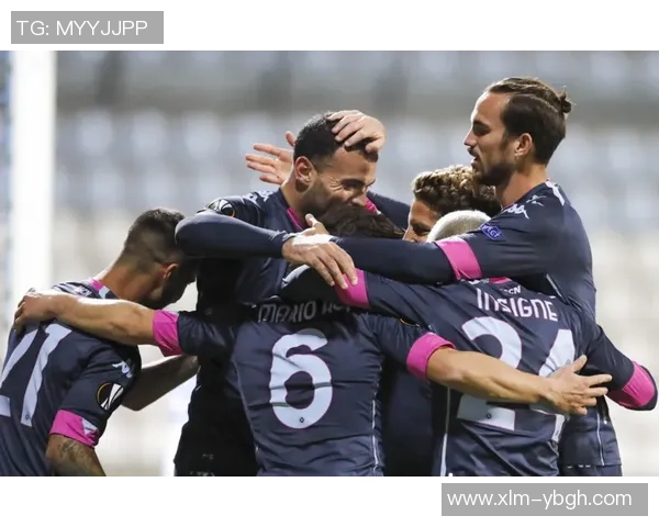 意甲赛场惊现冷门那不勒斯逆转多特蒙德引发全场欢呼